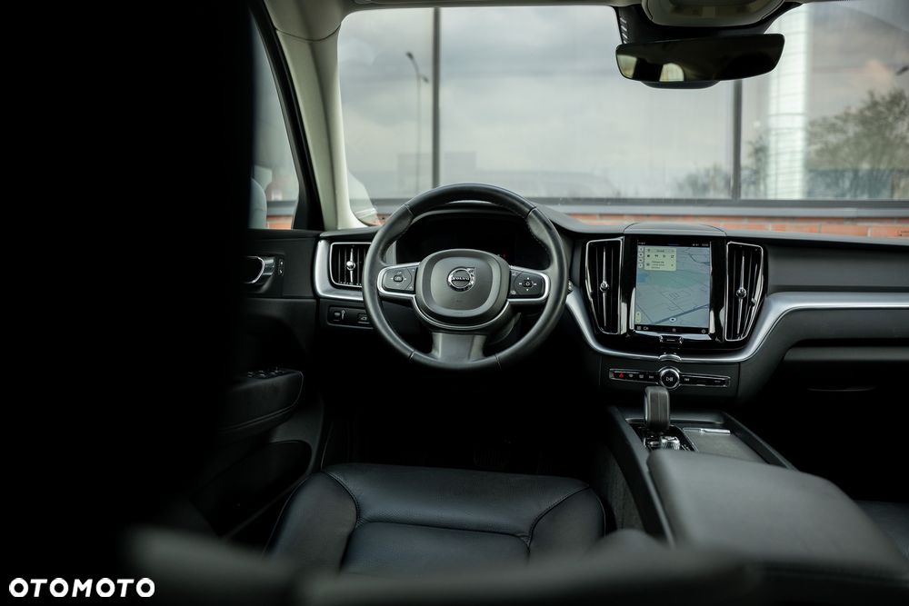 Volvo XC 60 B4 D Geartronic Momentum Pro - 27