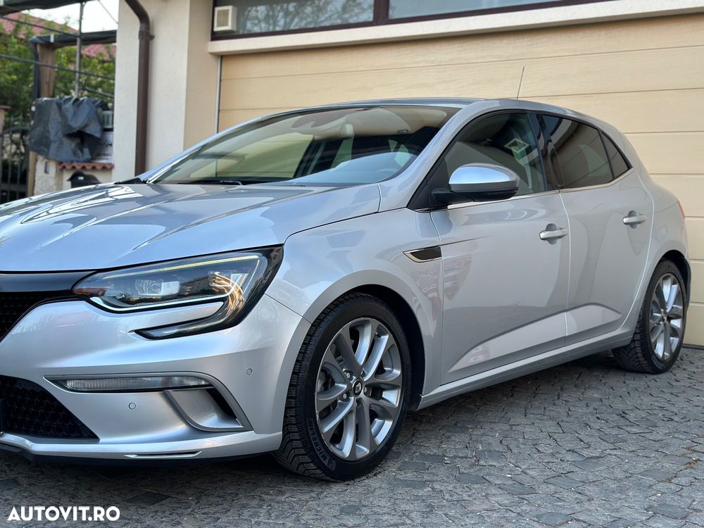 Renault Megane ENERGY TCe 205 EDC GT - 17