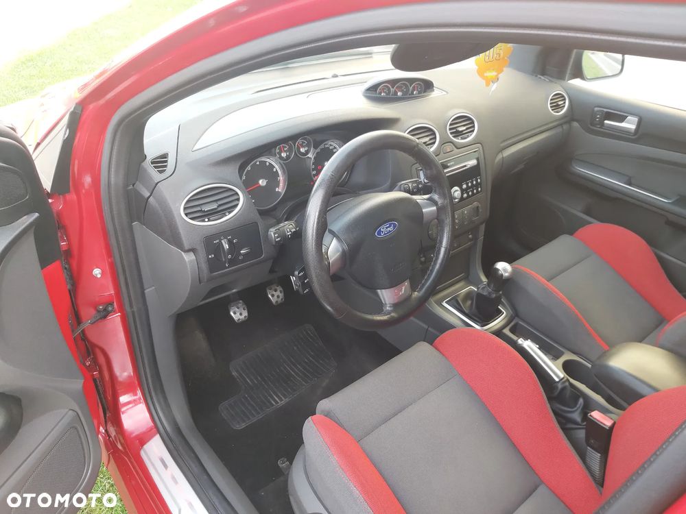 Ford Focus 2.5 ST - 10