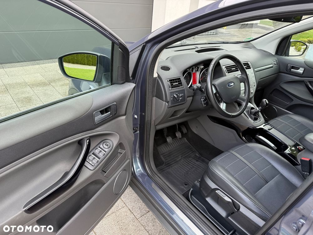 Ford Kuga 2.0 TDCi 2x4 Titanium - 7