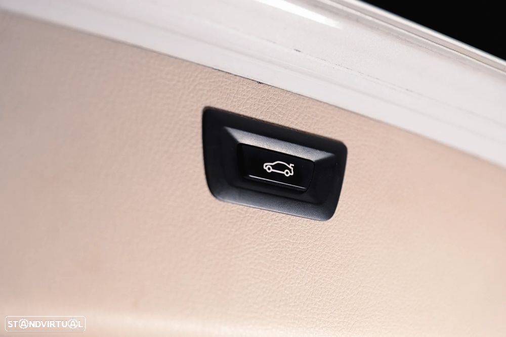 BMW 320 d Touring Auto Line Modern - 23