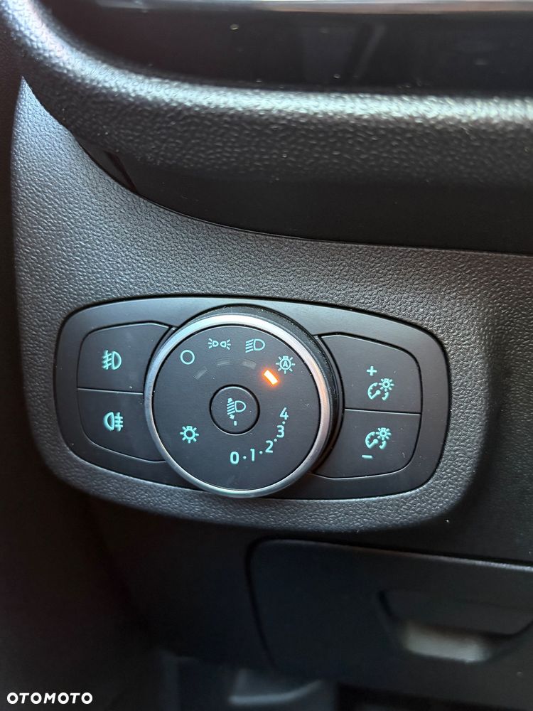 Ford Fiesta 1.1 S&S TITANIUM - 24
