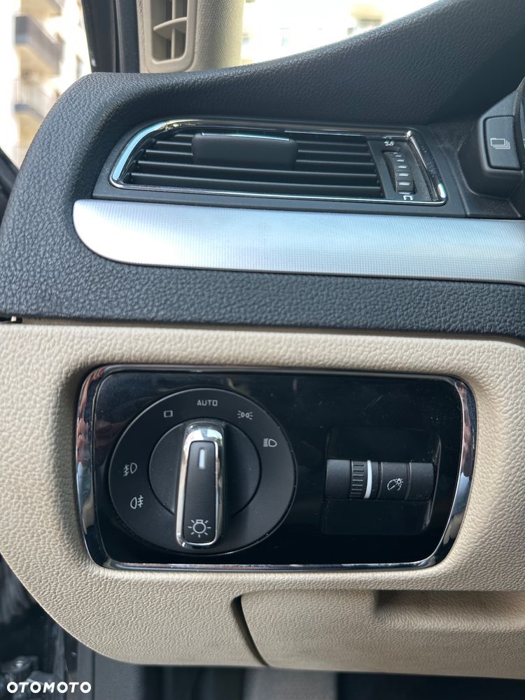 Skoda Superb 1.8 TSI Elegance DSG - 30