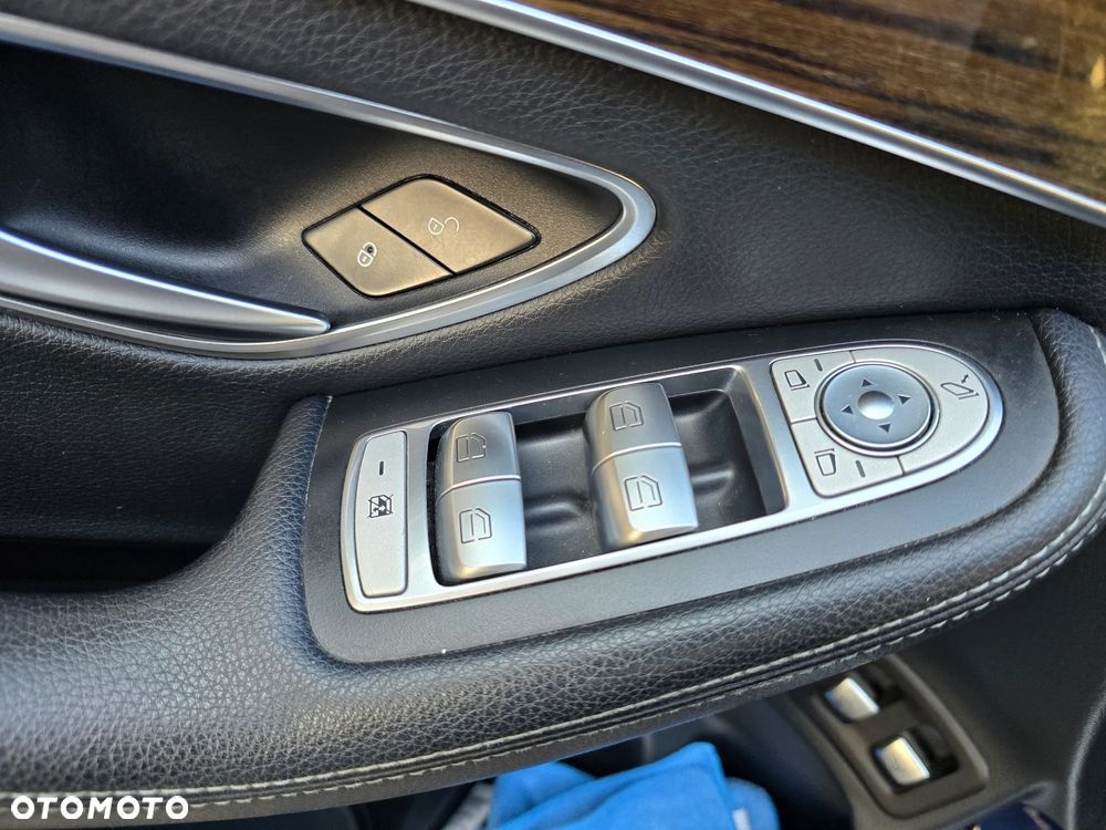 Mercedes-Benz GLC 220 d 4Matic 9G-TRONIC - 24