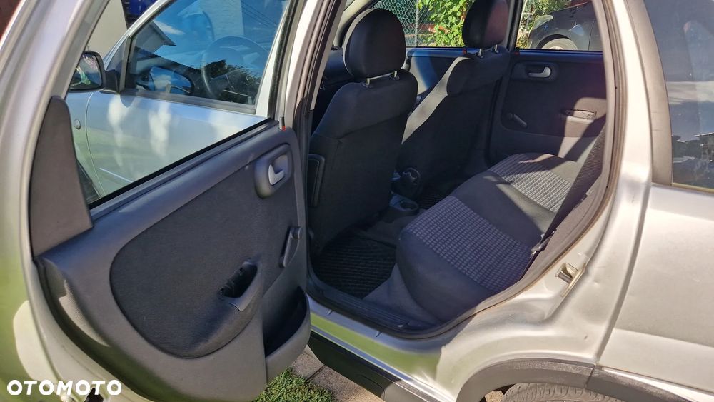 Opel Corsa 1.2 16V - 10