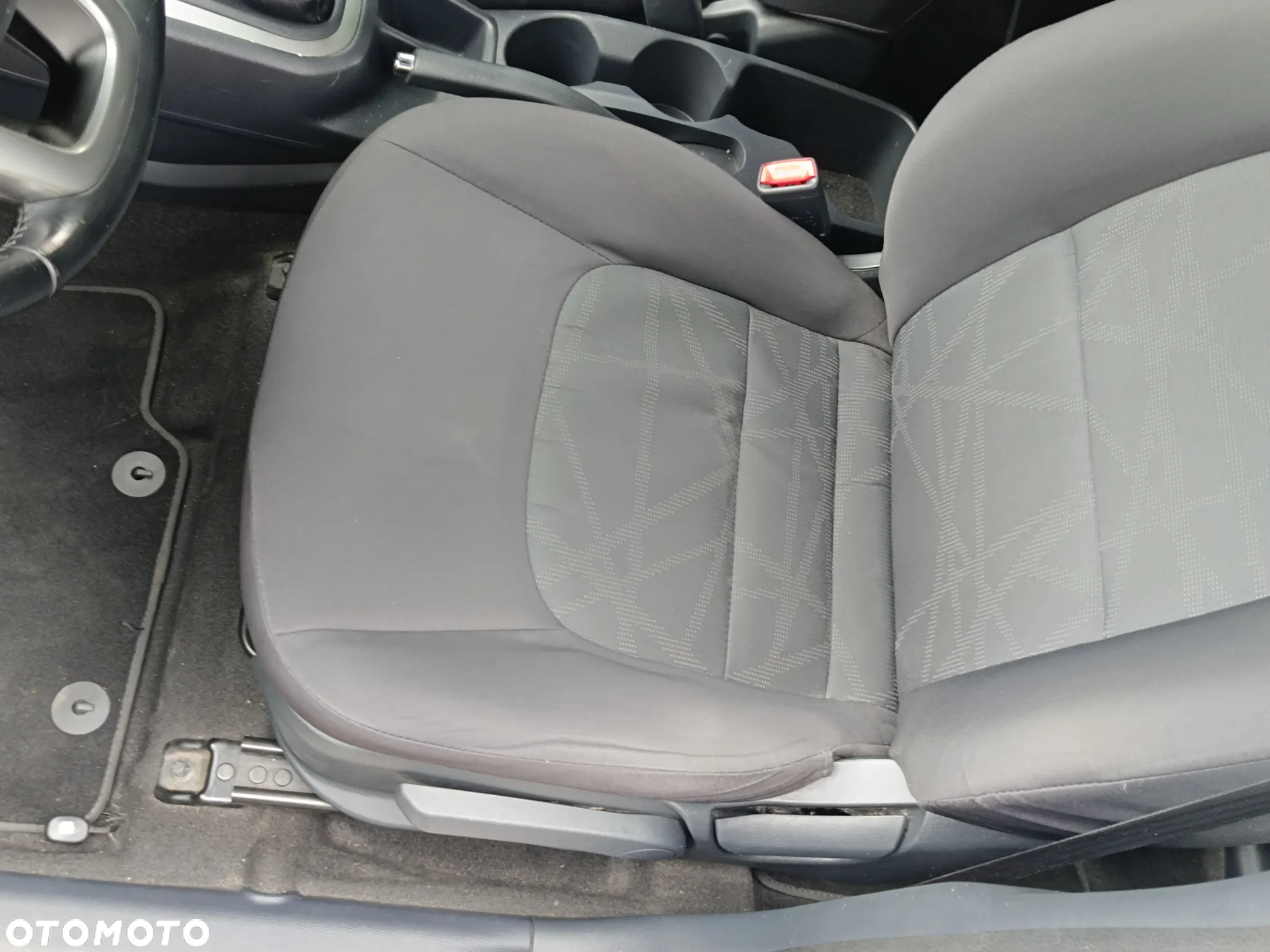 Kia Rio 1.2 Attract - 13