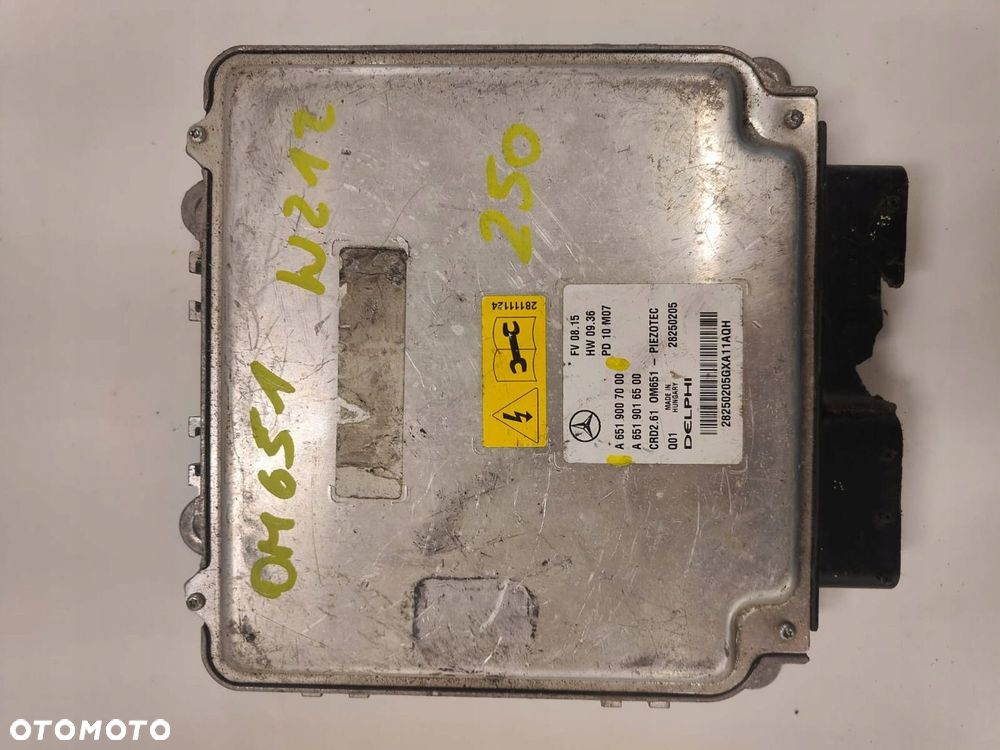 Mercedes-Benz w212 A6519007000 KOMPUTER STEROWNIK SILNIKA - 1