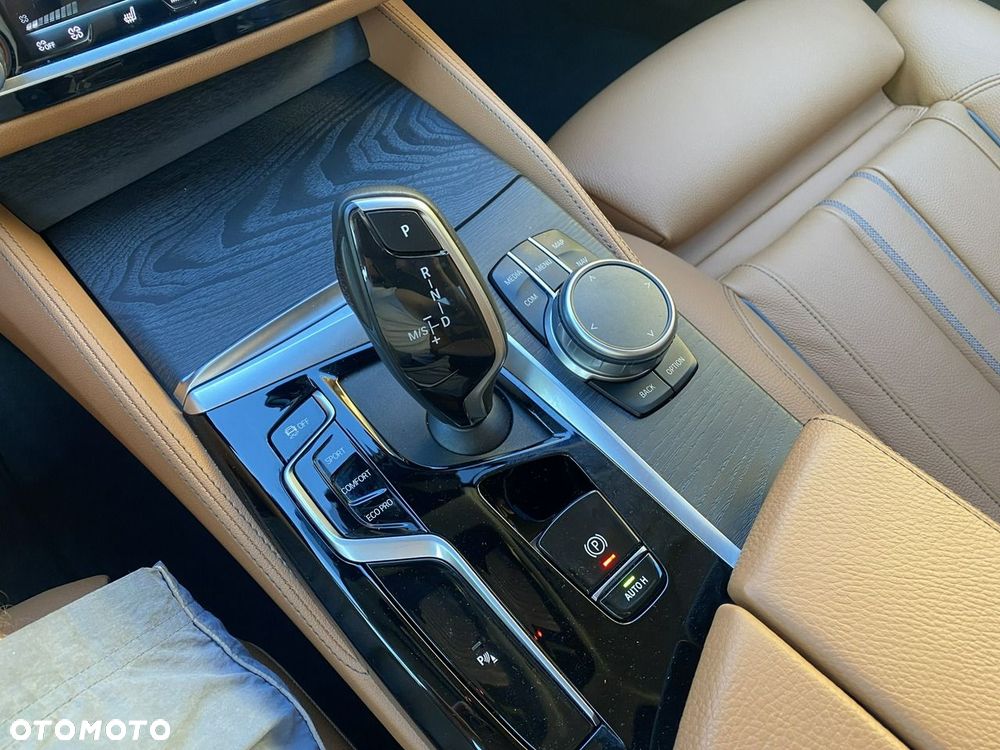 BMW Seria 5 530i xDrive mHEV Luxury Line - 22