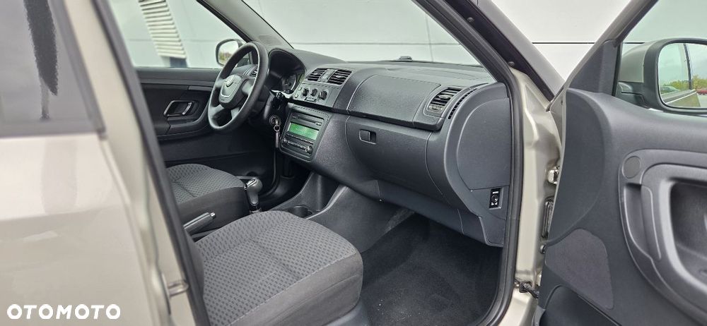 Skoda Fabia 1.2 HTP Ambiente - 19