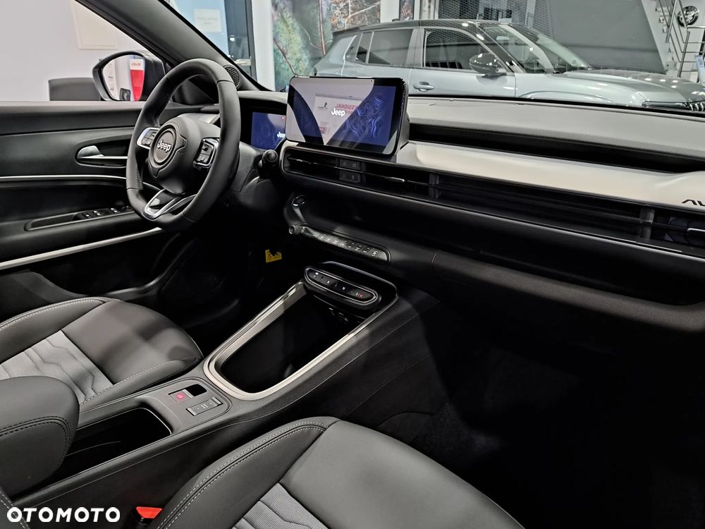 Jeep Avenger 1.2 T3 mHEV Upland 4xe eDCT6 - 8