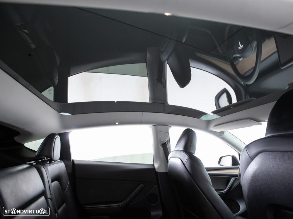Tesla Model Y Performance Dual Motor AWD - 12