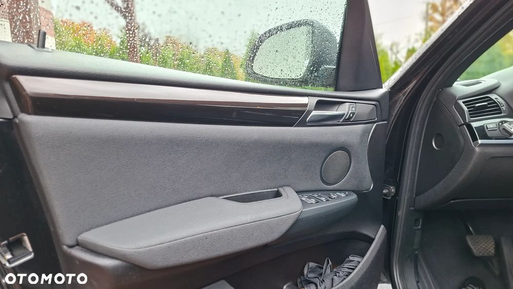 BMW X3 xDrive28i - 16