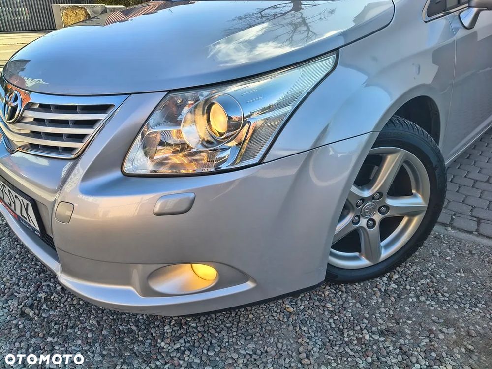 Toyota Avensis Touring Sports 1.8 Executive - 10