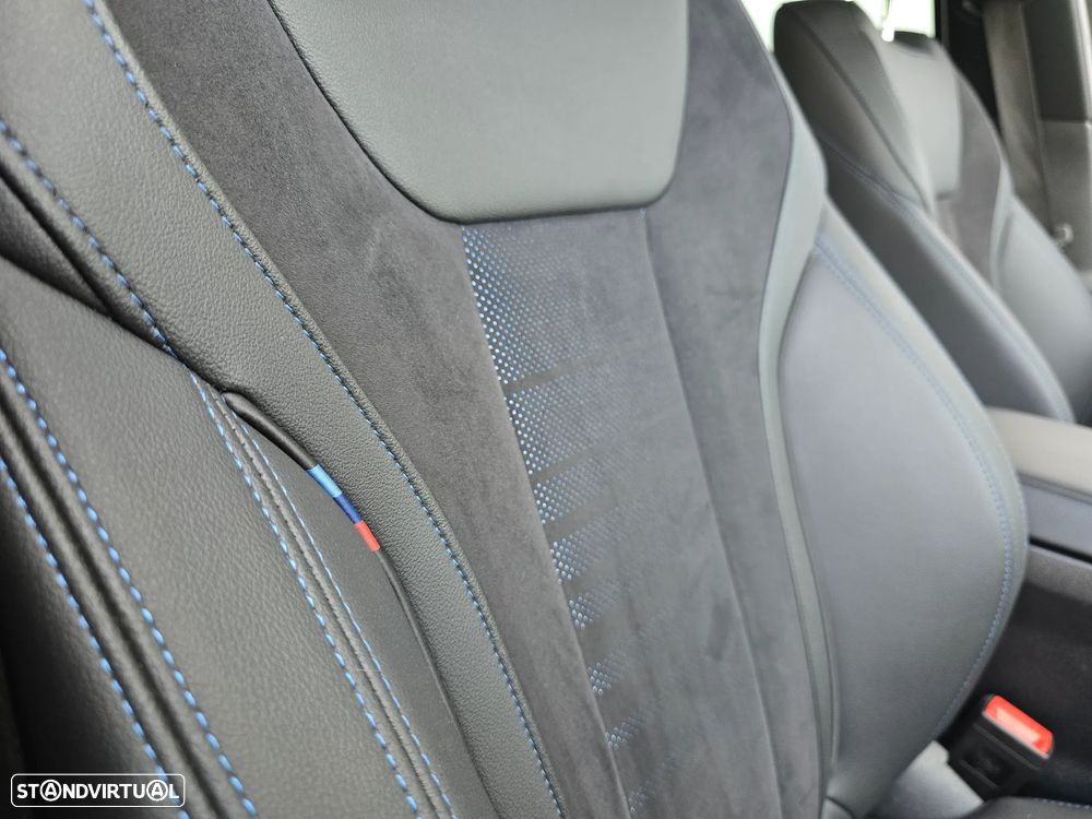 BMW 320 d Pack Desportivo M Auto - 31