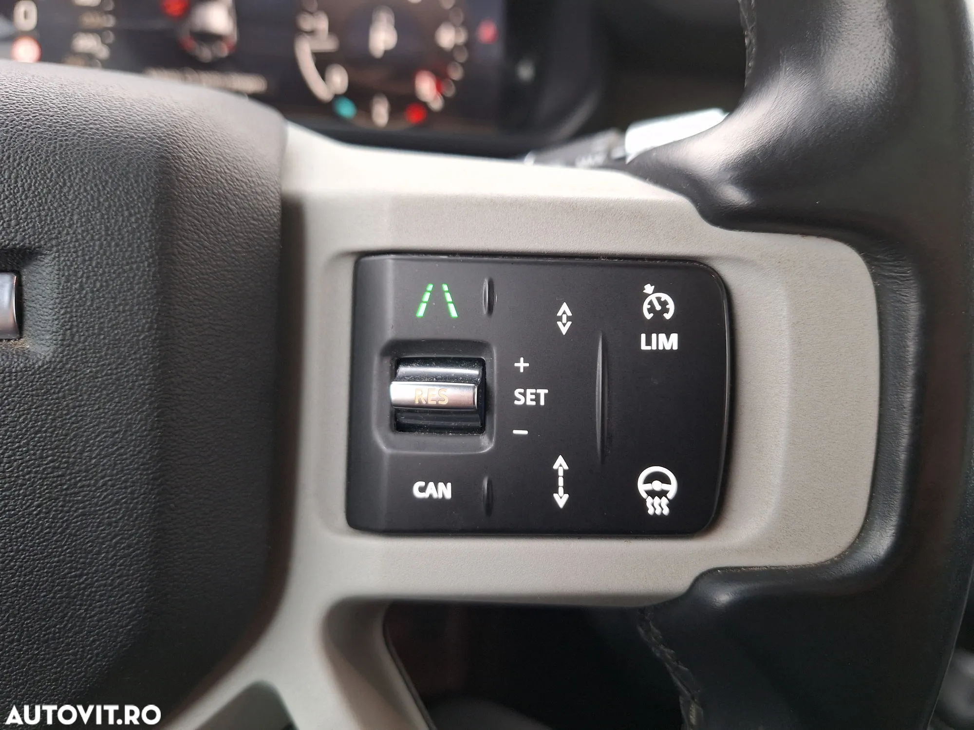 Land Rover Defender 110 2.0L D240 SE - 15