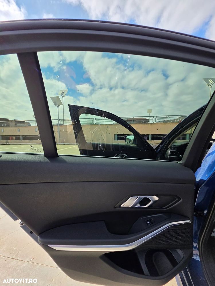 BMW Seria 3 320d xDrive AT MHEV - 28