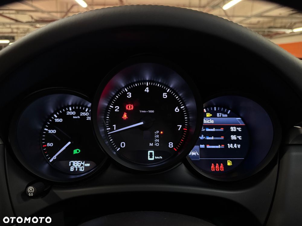 Porsche Macan Standard - 23