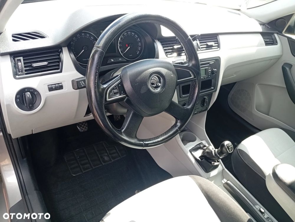 Skoda RAPID 1.6 TDI DPF Elegance - 11