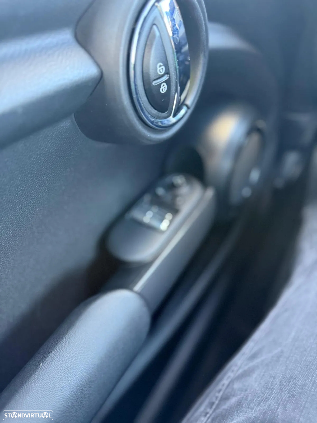 MINI 3 Portas Cooper D Aut. - 13