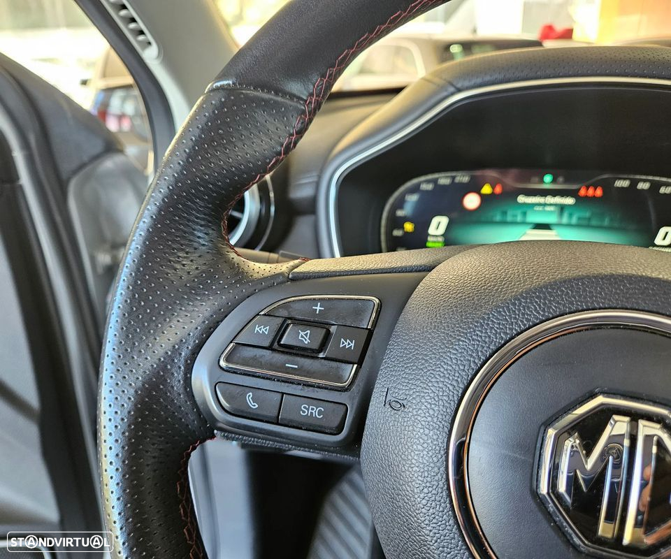 MG EHS 1.5 T-GDI Plug-in Hybrid Luxury - 24