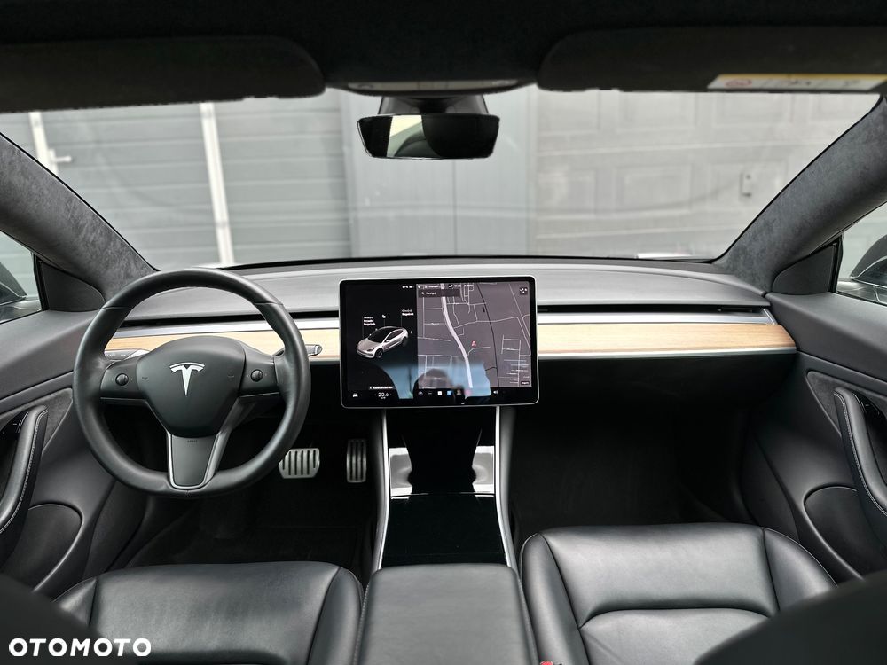 Tesla Model 3 - 18