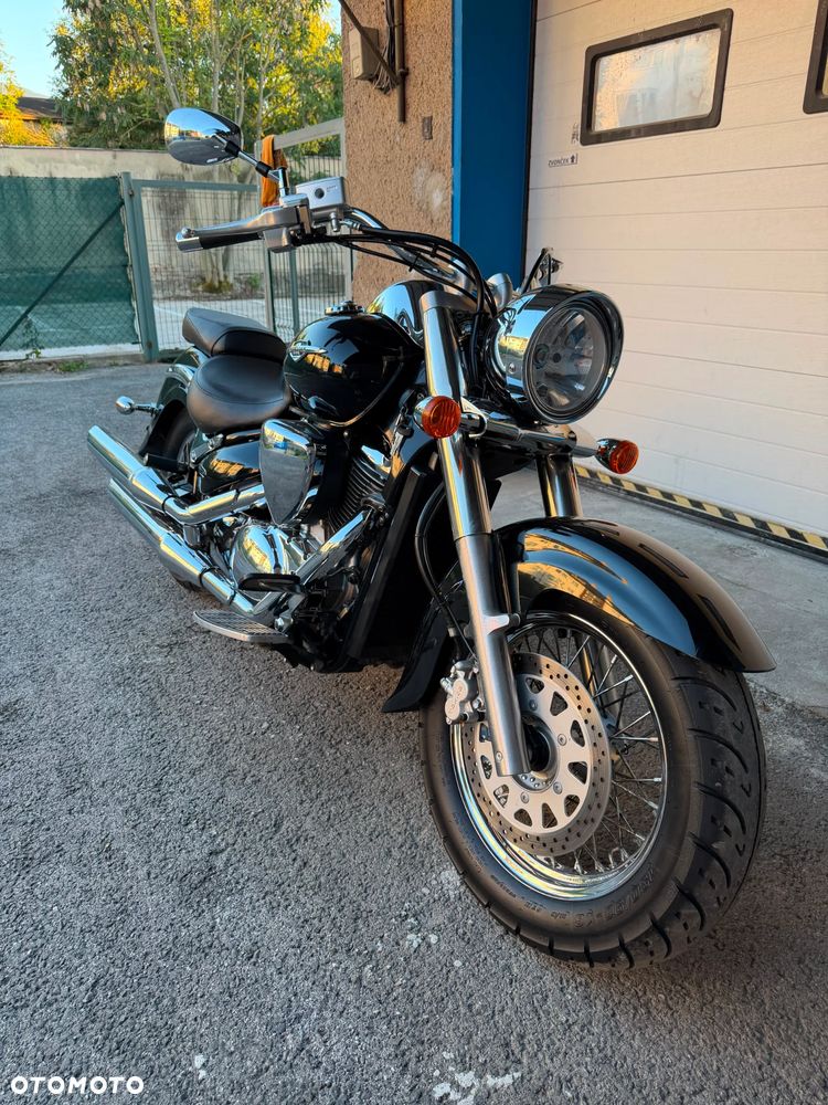 Suzuki Intruder - 1