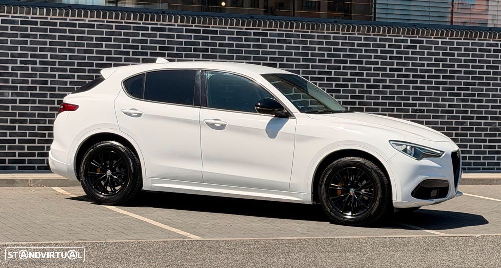 Alfa Romeo Stelvio 2.2 16V AT8 - 3