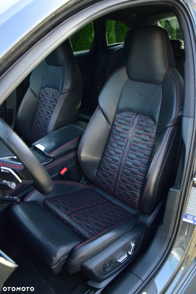 Audi RS6 Avant - 21