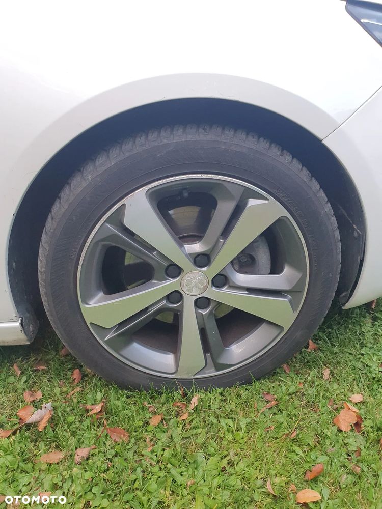 Peugeot 308 2.0 BlueHDi Allure S&S - 18