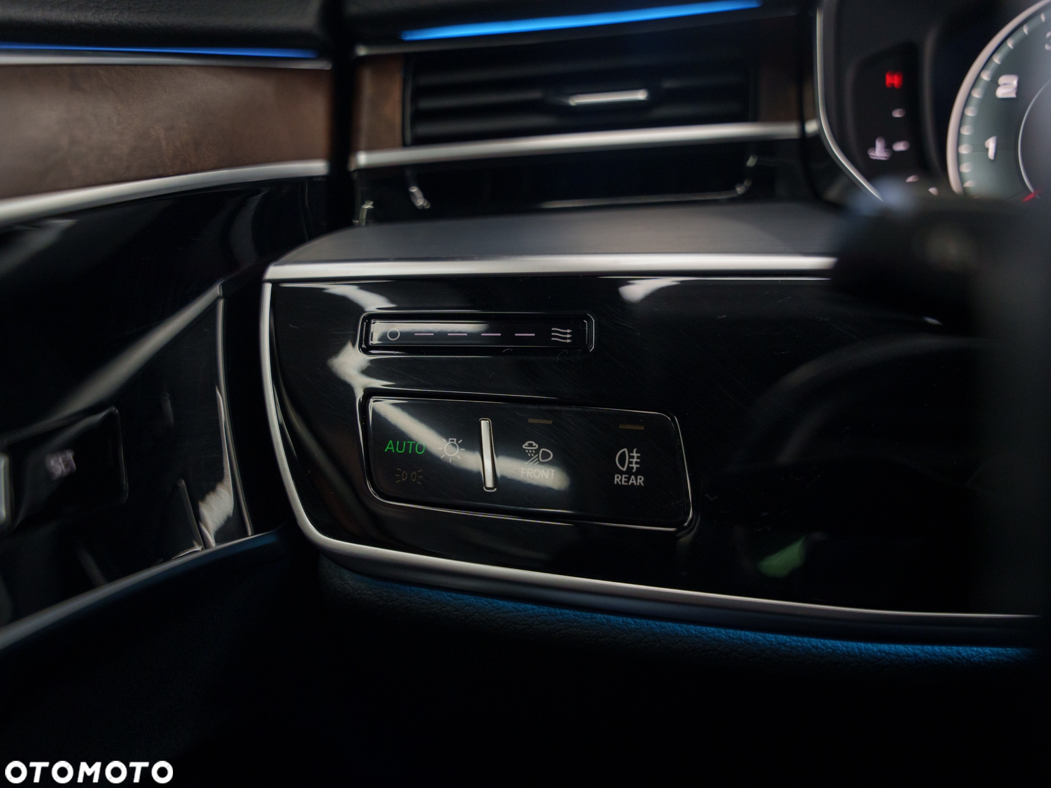 Audi A8 L 55 TFSI quattro tiptronic - 28