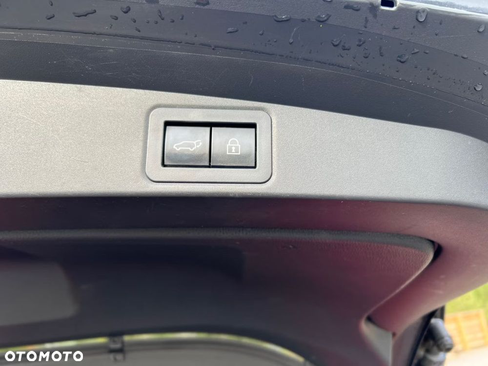 Toyota Corolla 2.0 Lounge - 33