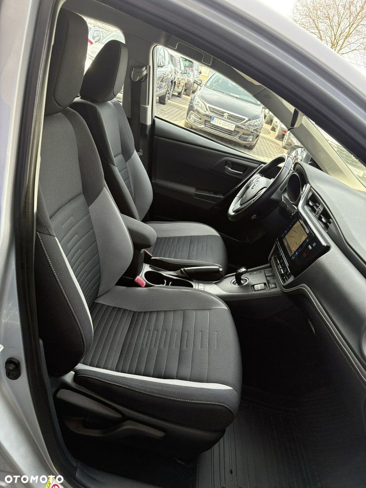Toyota Auris - 14
