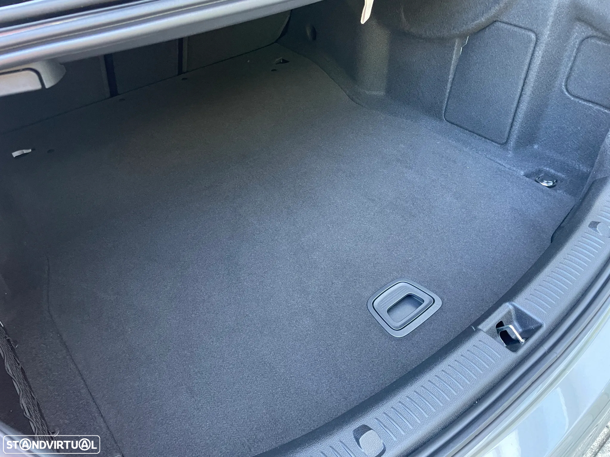 Mercedes-Benz E 220 d AMG - 38