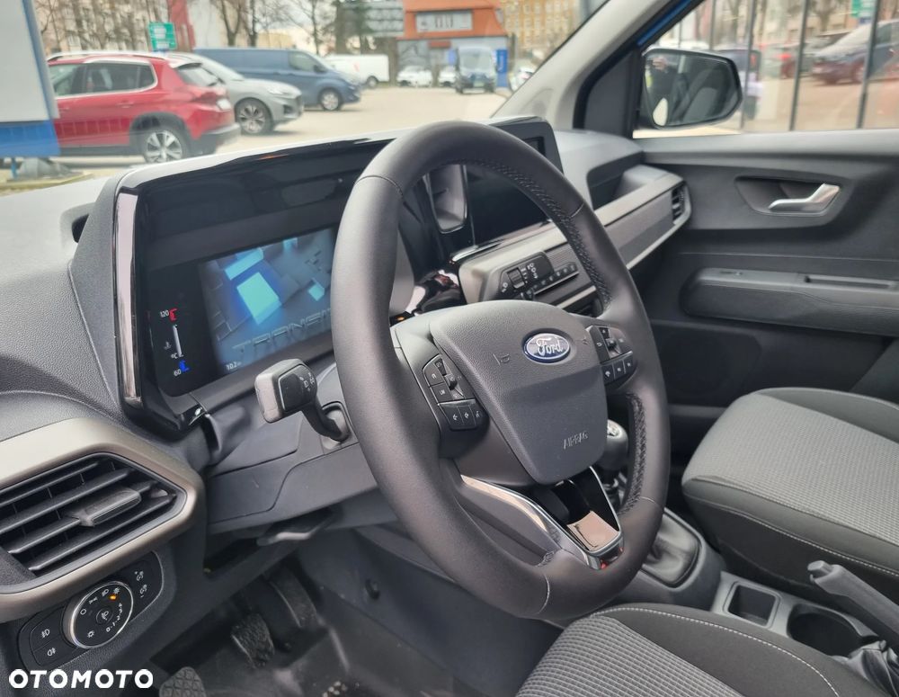 Ford Transit Courier - 8