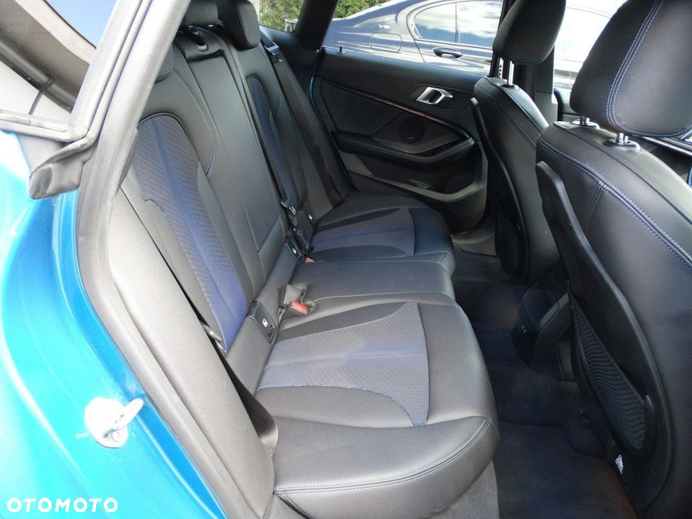 BMW Seria 2 218i M Sport - 10