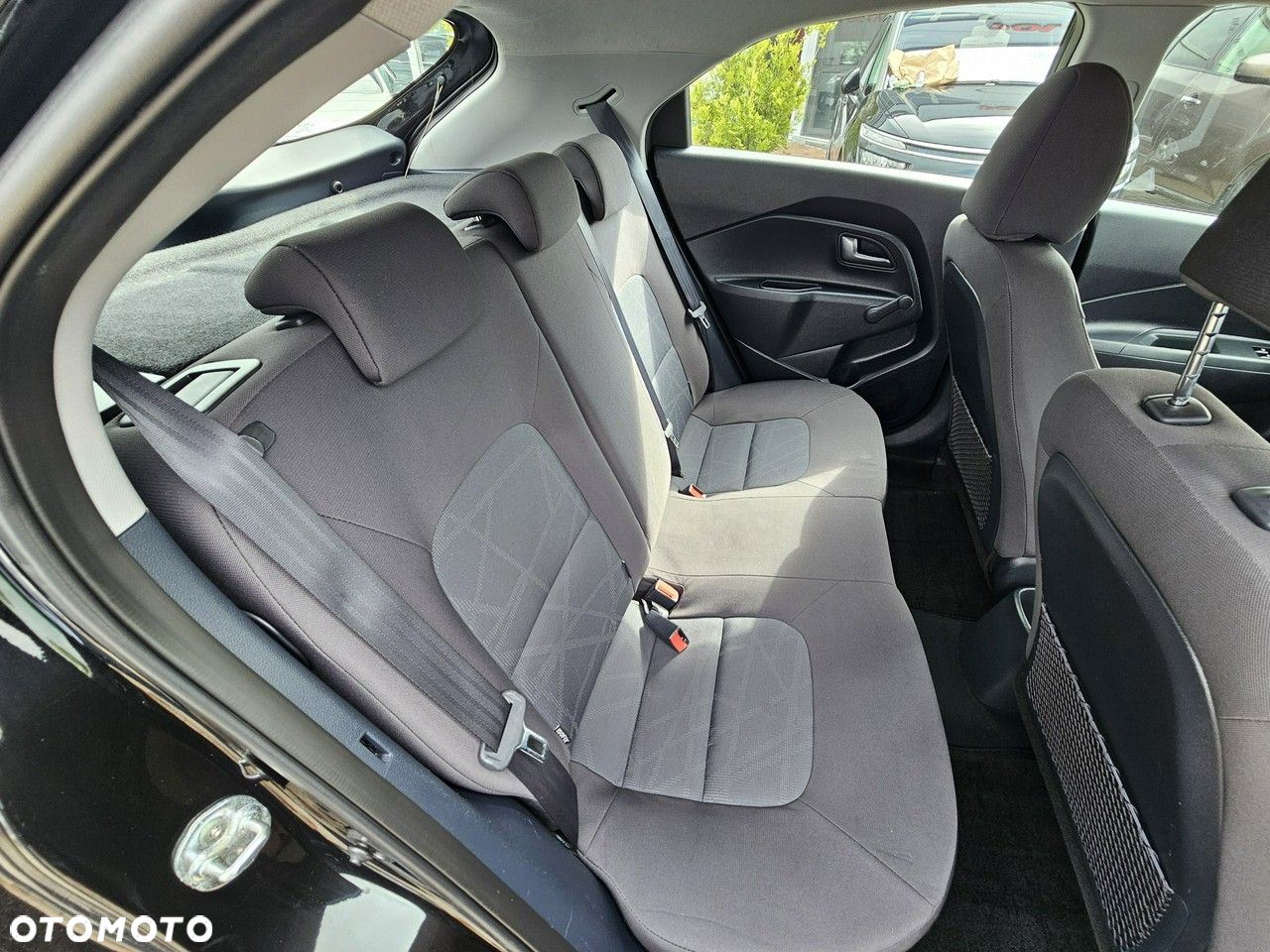 Kia Rio - 11