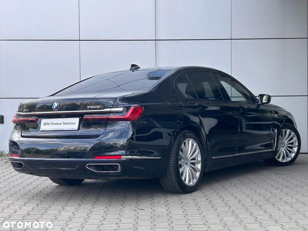 BMW Seria 7 750i xDrive sport - 13