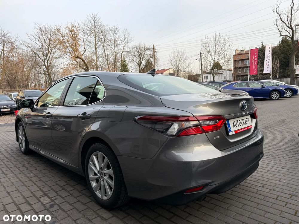 Toyota Camry 2.5 Hybrid Comfort CVT - 28
