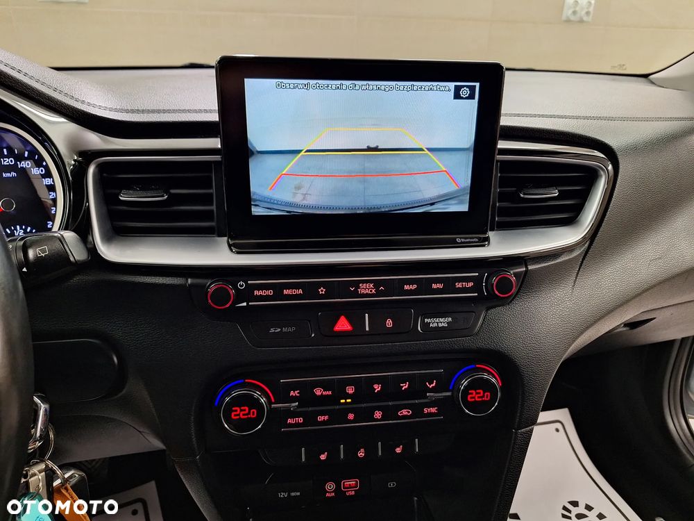 Kia Ceed 1.4 CVVT ISG Dream Team Edition - 31