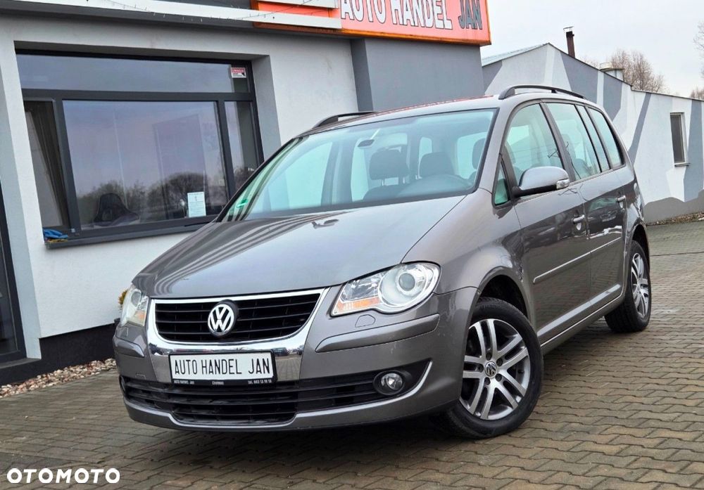 Volkswagen Touran - 1
