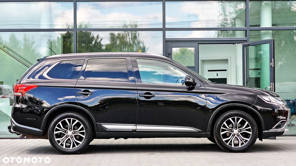 Mitsubishi Outlander - 2