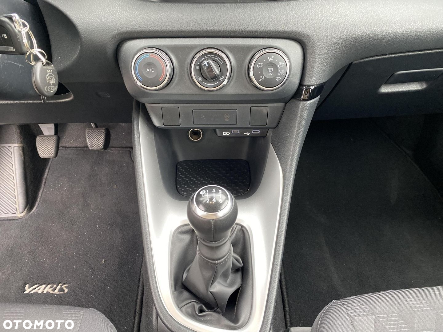 Toyota Yaris 1.5 Comfort - 22