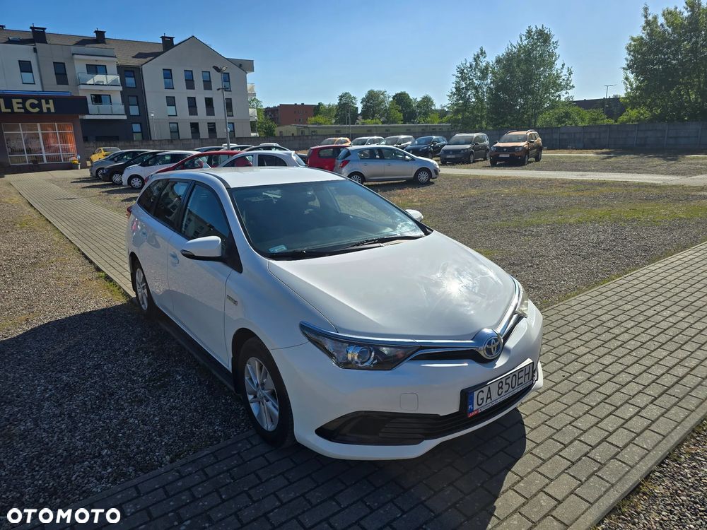 Toyota Auris 1.8 HSD Luna - 4