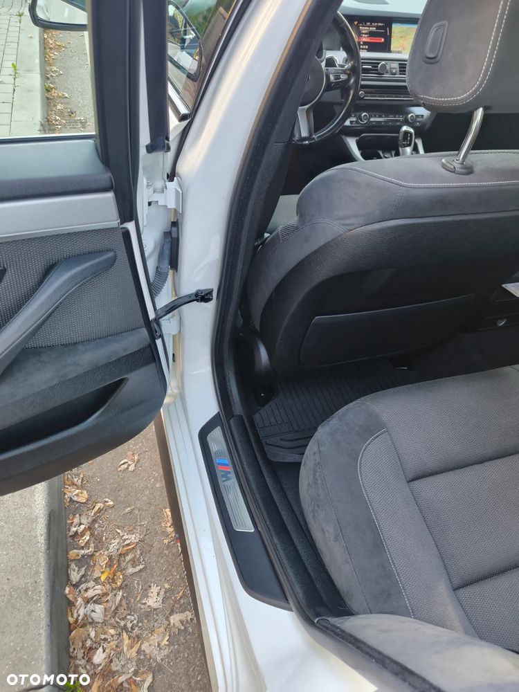 BMW Seria 5 520d xDrive M Sport sport - 12