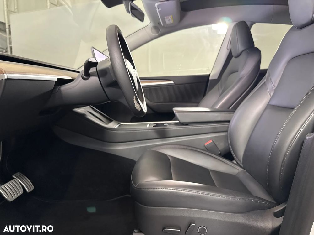 Tesla Model Y - 20