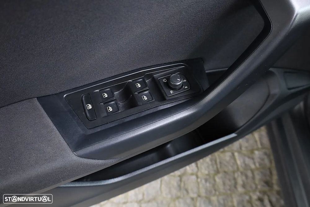 VW T-Roc 1.0 TSI Life - 40