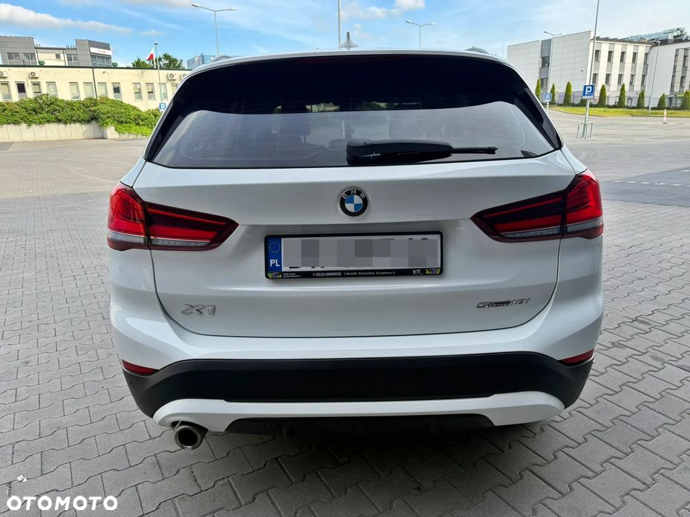 BMW X1 sDrive18i Sport Line - 4