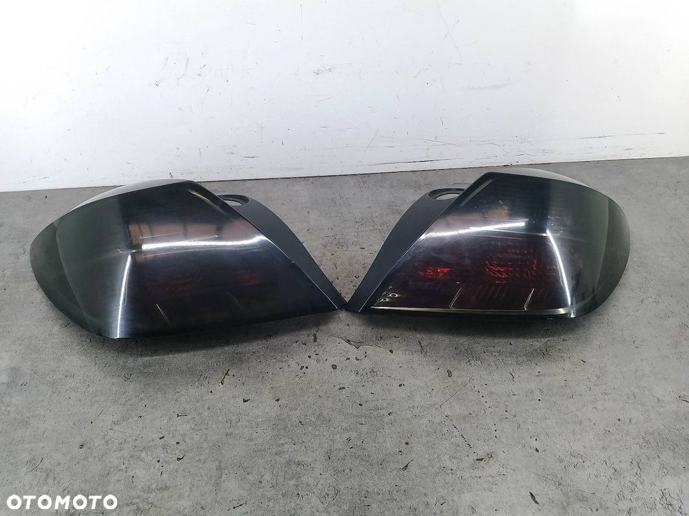 LAMPY TYŁ KOMPLET OPEL ASTRA H 24451834  13252443  008748-02  008748  HELLA - 2