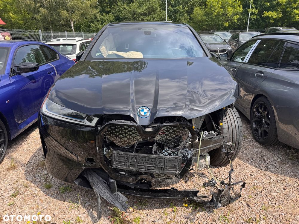 BMW iX xDrive40 76.6kWh - 1
