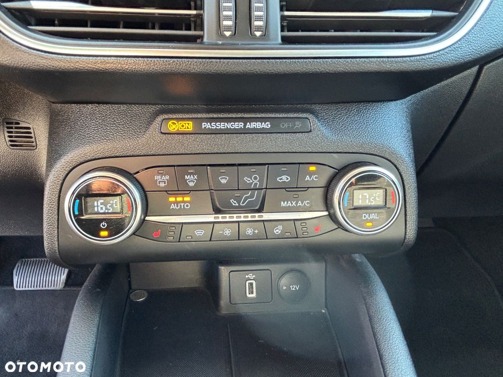 Ford Focus 1.5 EcoBlue Active Business - 25